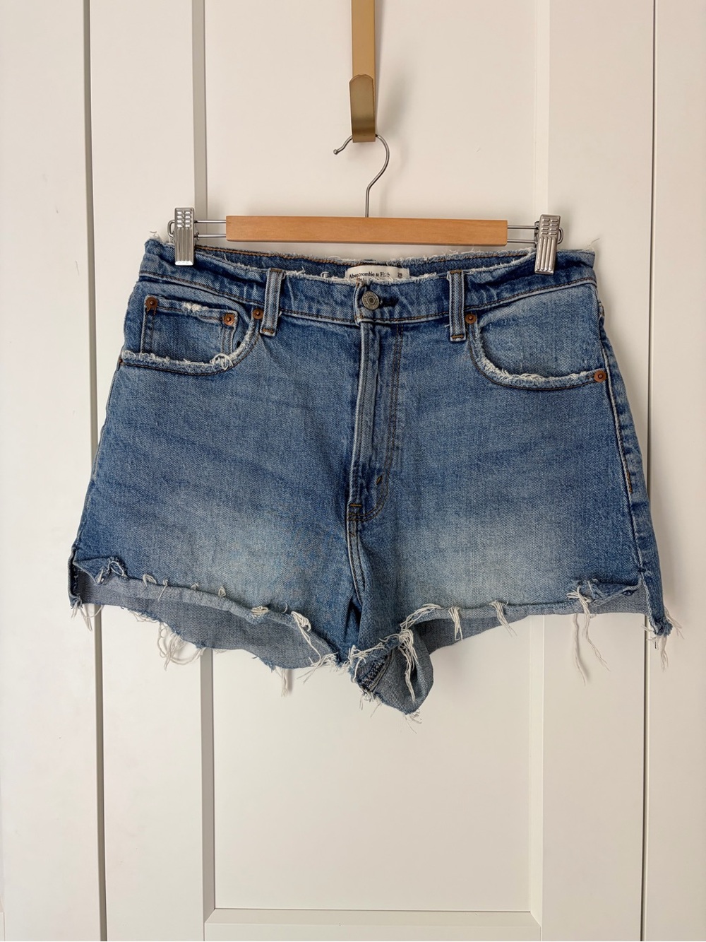 Abercrombie & Fitch The Cutoff Short High Rise Light Blue Frayed-Hem | 29